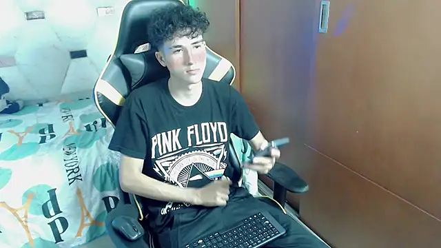 johnny cagee online show from 11-18-25, 03:34