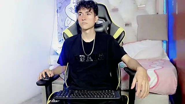 johnny cagee online show from 11-27-25, 05:09