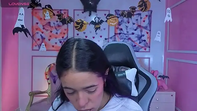 stephania t online show from 10-30-25, 11:44