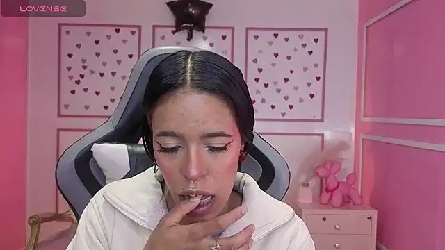 stephania t online show from 11-15-25, 12:45