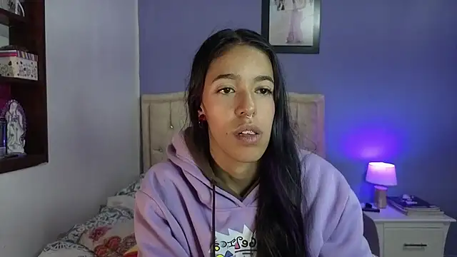 Snapshot of stephania_t chatting on 04-24-26, 04:09 stephania t online show from 04-24-26, 04:09