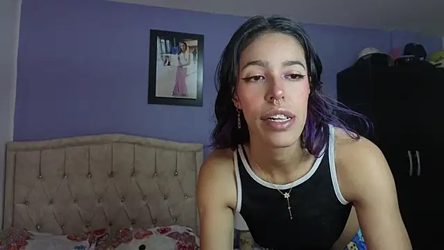 Snapshot of stephania_t chatting on 05-07-26, 03:50 stephania t online show from 05-07-26, 03:50
