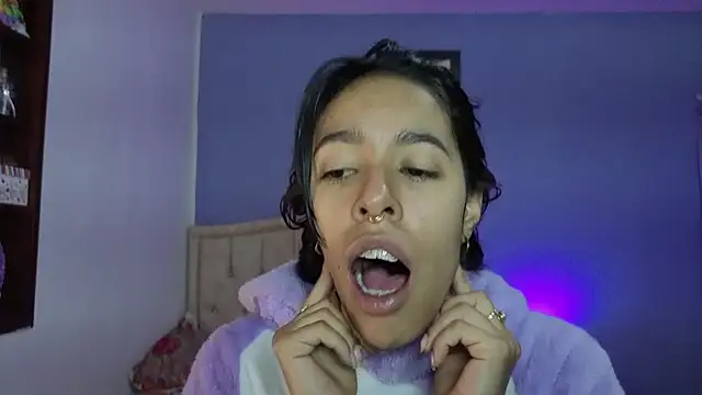 Snapshot of stephania_t chatting on 05-11-26, 04:26 stephania t online show from 05-11-26, 04:26