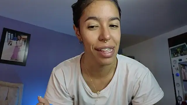 Snapshot of stephania_t chatting on 05-15-26, 12:45 stephania t online show from 05-15-26, 12:45