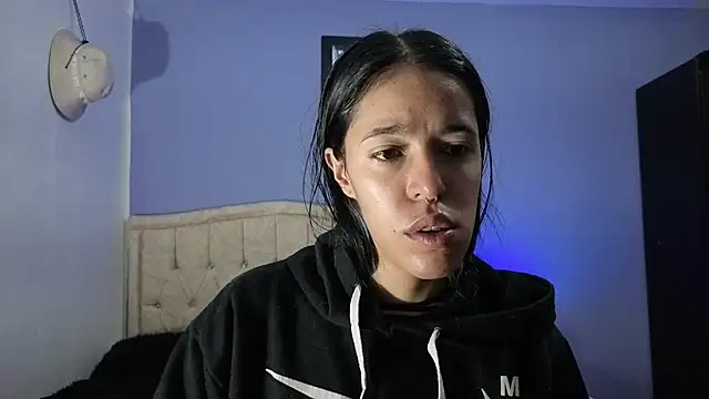 Snapshot of stephania_t chatting on 06-18-26, 01:26 stephania t online show from 06-18-26, 01:26