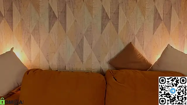 Snapshot of Michelle_Blond chatting on 07-12-26, 01:07 Michelle Blond online show from 07-12-26, 01:07