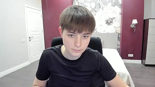 EmiliaYours online show from 01-17-26, 03:50