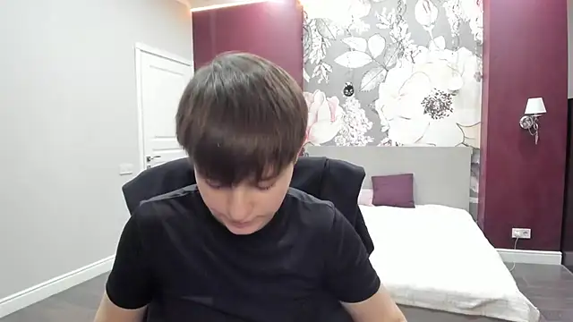 EmiliaYours online show from 01-19-26, 04:00