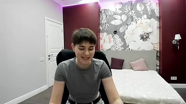 EmiliaYours online show from 03-06-26, 03:08