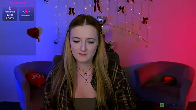 luna berryy online show from 05-12-26, 07:11