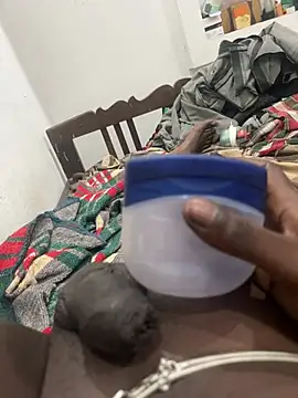 Snapshot of tamil000000 chatting on 01-04-25, 04:11 tamil000000 online show from 01-04-25, 04:11