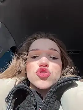 KitteCat online show from 03-09-25, 11:03