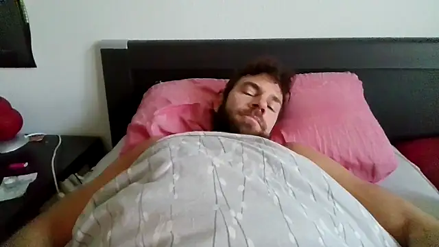 Snapshot of alpha-hunk chatting on 10-26-25, 08:53 alpha-hunk online show from 10-26-25, 08:53