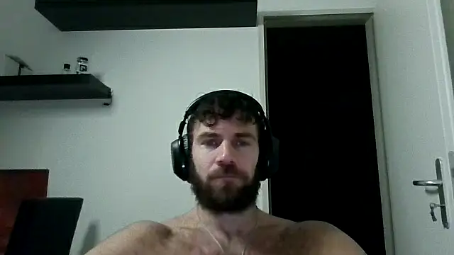 Snapshot of alpha-hunk chatting on 11-01-25, 09:28 alpha-hunk online show from 11-01-25, 09:28