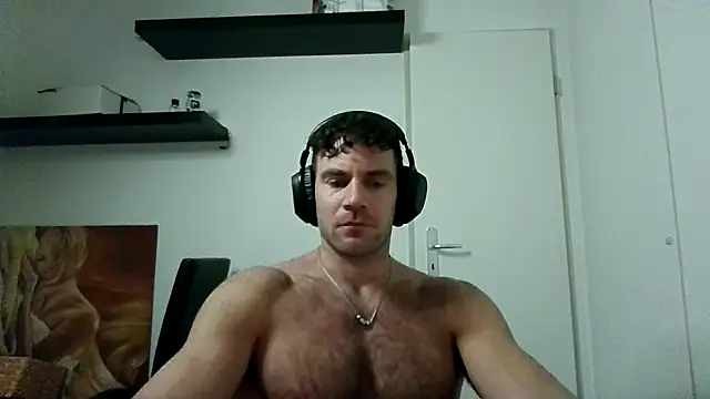 Snapshot of alpha-hunk chatting on 11-08-25, 09:13 alpha-hunk online show from 11-08-25, 09:13