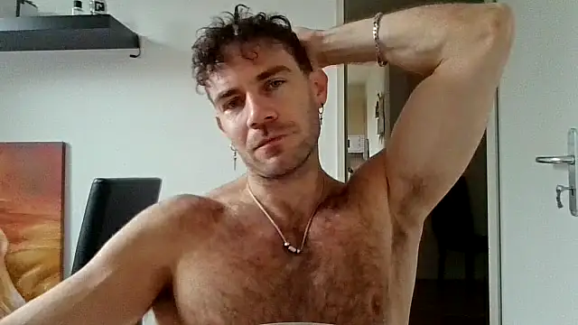 Snapshot of alpha-hunk chatting on 11-10-25, 11:20 alpha-hunk online show from 11-10-25, 11:20