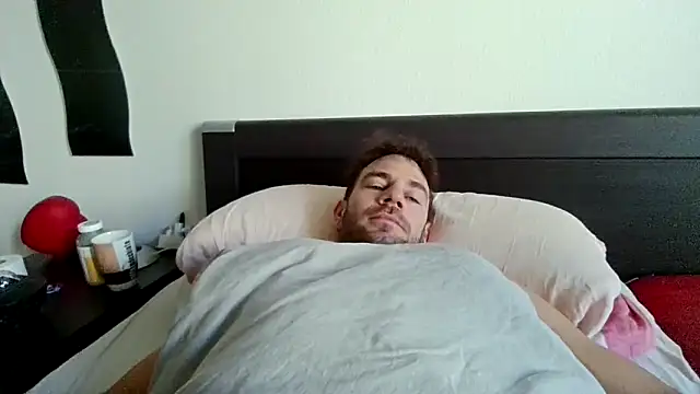 Snapshot of alpha-hunk chatting on 11-19-25, 09:20 alpha-hunk online show from 11-19-25, 09:20