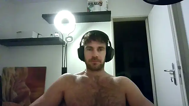 Snapshot of alpha-hunk chatting on 11-19-25, 09:26 alpha-hunk online show from 11-19-25, 09:26