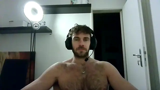 Snapshot of alpha-hunk chatting on 11-28-25, 09:50 alpha-hunk online show from 11-28-25, 09:50