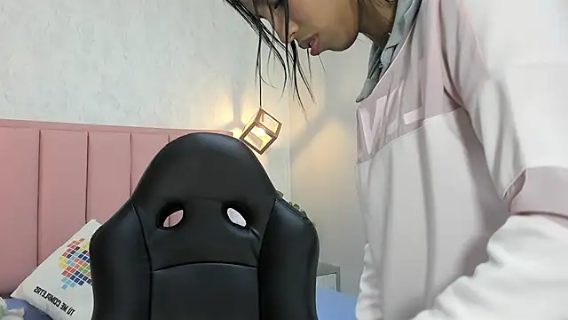 Snapshot of MAYROBERTSS chatting on 01-29-25, 12:35 MAYROBERTSS online show from 01-29-25, 12:35