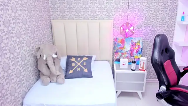 Snapshot of MAYROBERTSS chatting on 02-27-25, 03:47 MAYROBERTSS online show from 02-27-25, 03:47