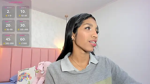 Snapshot of MAYROBERTSS chatting on 03-14-25, 12:07 MAYROBERTSS online show from 03-14-25, 12:07