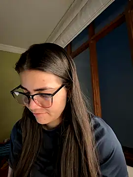 aurora divine online show from 11-12-25, 10:52