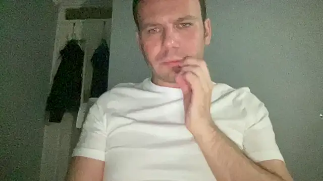 Snapshot of GotItGoin chatting on 10-02-25, 01:01 GotItGoin online show from 10-02-25, 01:01