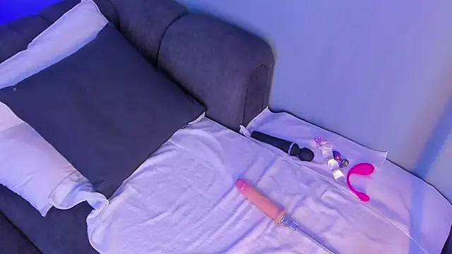 Snapshot of maddy_walker chatting on 12-23-24, 08:57 maddy walker online show from 12-23-24, 08:57