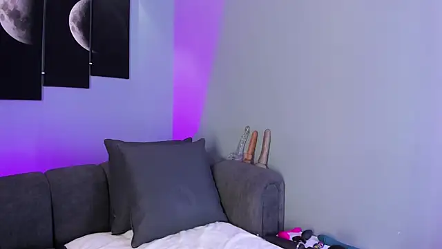 Snapshot of maddy_walker chatting on 02-21-25, 07:54 maddy walker online show from 02-21-25, 07:54