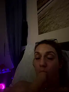 Snapshot of _linarose chatting on 12-05-24, 01:47 linarose online show from 12-05-24, 01:47