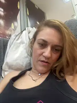 Snapshot of _linarose chatting on 12-12-24, 04:32 linarose online show from 12-12-24, 04:32