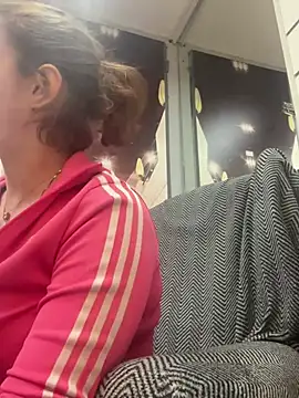 Snapshot of _linarose chatting on 12-15-24, 03:20 linarose online show from 12-15-24, 03:20