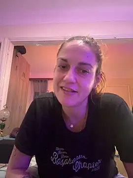 Snapshot of _linarose chatting on 12-16-24, 10:45 linarose online show from 12-16-24, 10:45