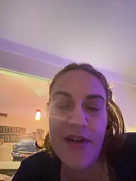 Snapshot of _linarose chatting on 01-17-25, 11:40 linarose online show from 01-17-25, 11:40