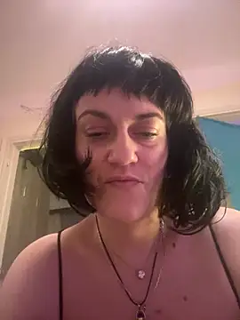 Snapshot of _linarose chatting on 02-23-25, 03:13 linarose online show from 02-23-25, 03:13