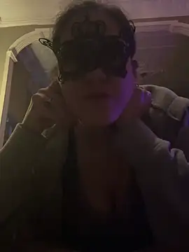 Snapshot of _linarose chatting on 02-13-26, 11:34 linarose online show from 02-13-26, 11:34