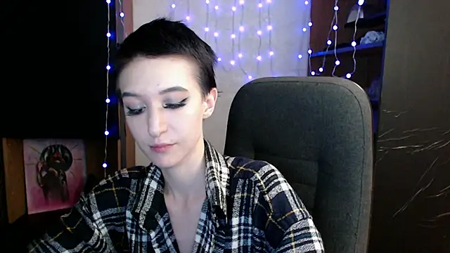 Snapshot of MilanaThorn chatting on 12-15-24, 04:07 MilanaThorn online show from 12-15-24, 04:07