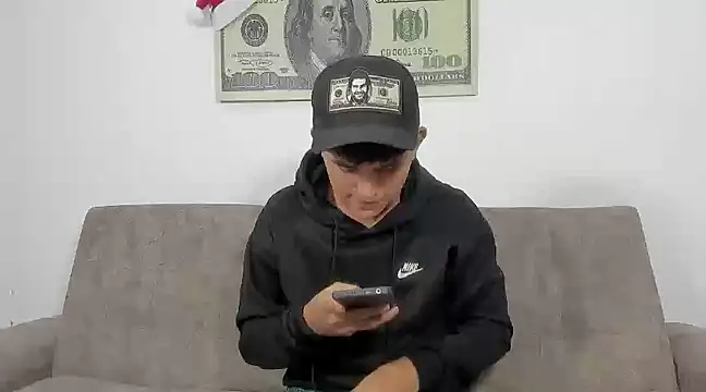 Snapshot of Lyam_ap chatting on 01-01-25, 04:39 Lyam ap online show from 01-01-25, 04:39