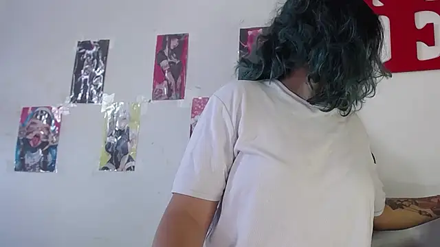 Snapshot of gigiqueen_18 chatting on 12-05-25, 02:14 gigiqueen 18 online show from 12-05-25, 02:14