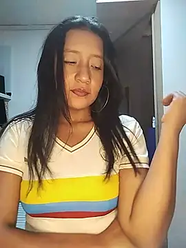 Snapshot of cami_victoria chatting on 06-17-26, 06:53 cami victoria online show from 06-17-26, 06:53
