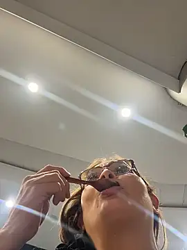 AntonellaAlondra4 online show from 04-05-26, 12:52