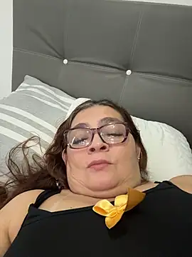 AntonellaAlondra4 online show from 04-13-26, 11:59