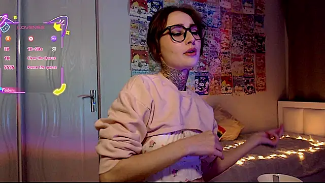 Snapshot of Milky_way_UwU chatting on 11-23-25, 11:37 Milky way UwU online show from 11-23-25, 11:37