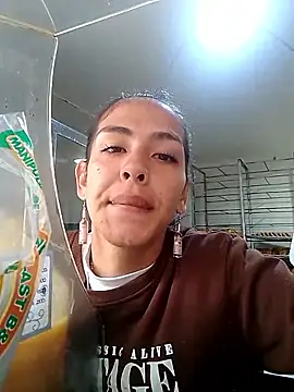 Snapshot of Alisson_420 chatting on 09-19-25, 01:23 Alisson 420 online show from 09-19-25, 01:23