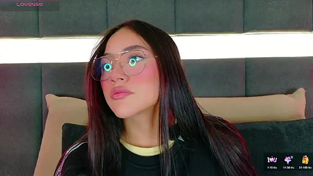 nicolle pierce online show from 10-24-25, 02:02