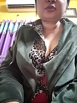 Royalgirl667 online show from 12-09-24, 04:37