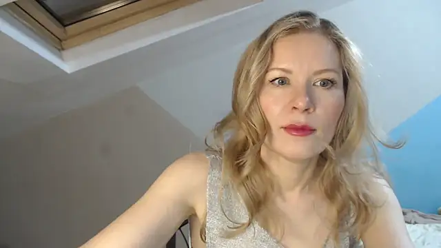 Snapshot of Juli_julyyy chatting on 12-07-24, 11:45 Juli julyyy online show from 12-07-24, 11:45