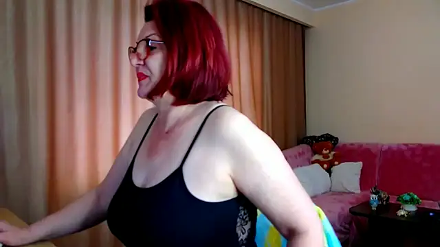 Snapshot of EdithCharm chatting on 05-16-26, 12:59 EdithCharm online show from 05-16-26, 12:59