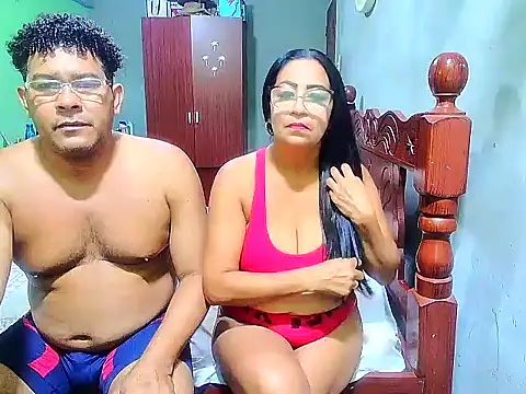 Snapshot of rosi_pamela chatting on 12-29-24, 06:16 rosi pamela online show from 12-29-24, 06:16